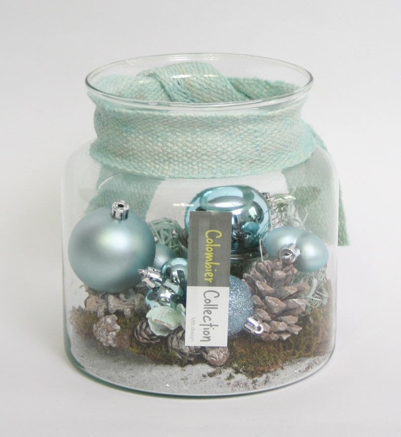 Kerst Arrangement pastel blauw in glas